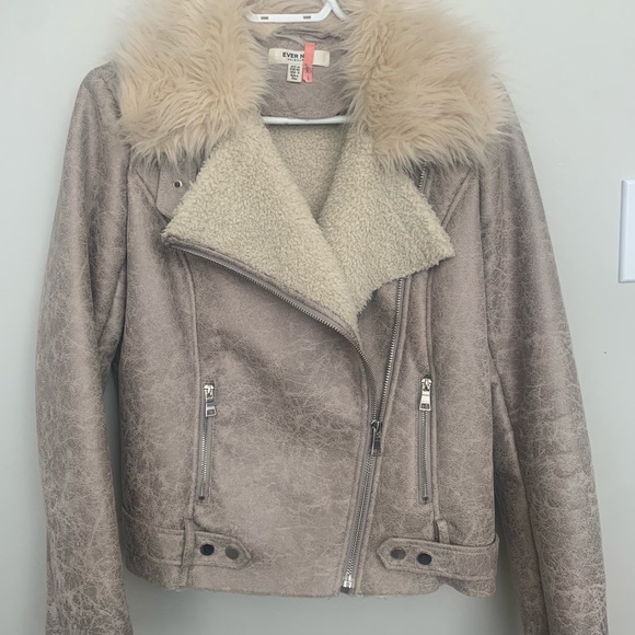 EverNew brand, suede jacket with fur collar. - Picture 1 of 2